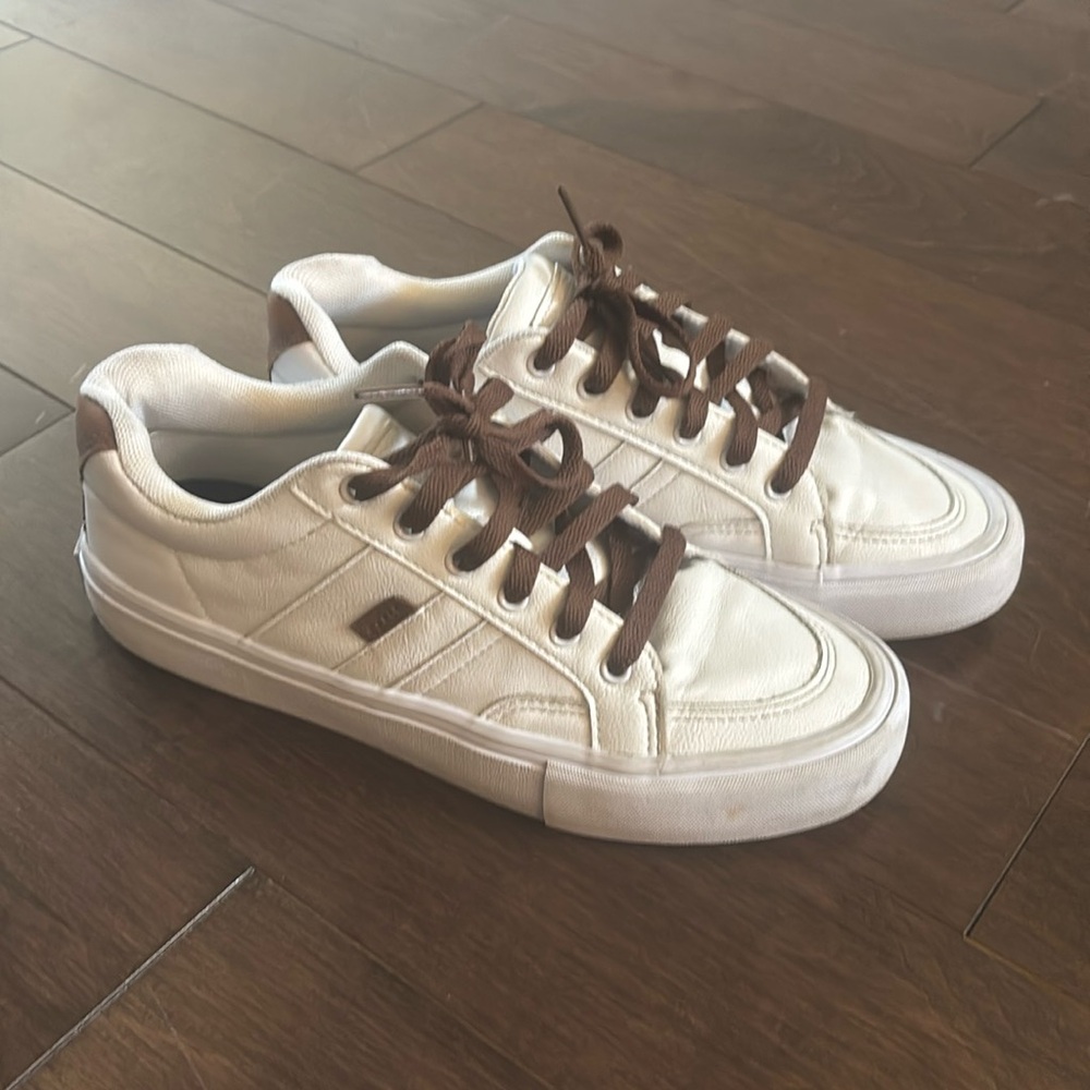 Men’s Levi’s White Leather Shoes
